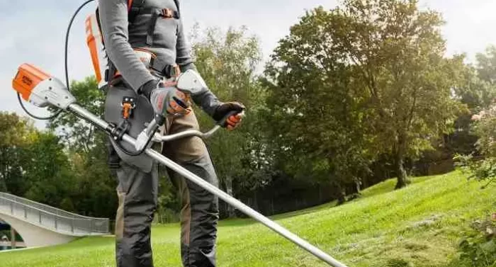 How do I choose a STIHL battery strimmer in 2023?